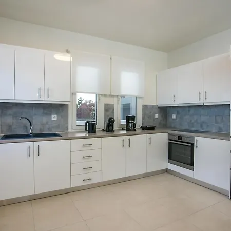 Ariadne Villa